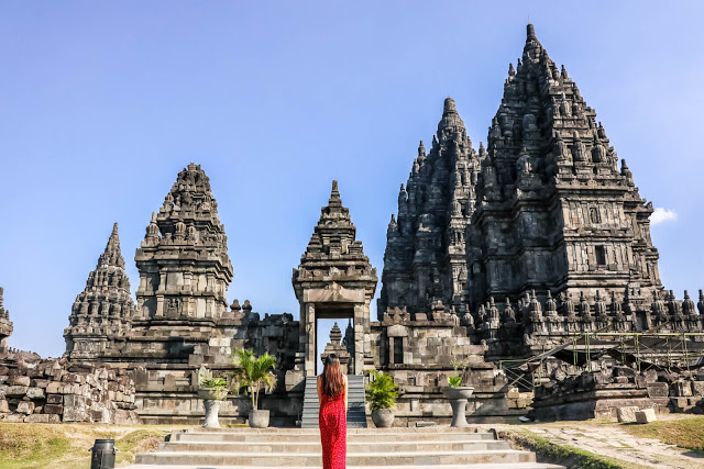 Nét cổ kính âm trầm của những ngôi đền nghìn năm tuổi là điều làm nên sức hút đặc biệt cho thành phố này. Trong đó, không thể không nhắc tới Prambanan - ngôi đền Hindu tráng lệ, nguy nga nhất đất nước vạn đảo. 